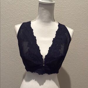 New Le Mystere Navy Blue Lace Bra. Convertible racer back. Size 36DDD/F.